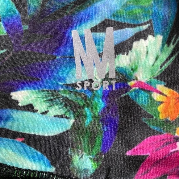 NWT Nicole Miller Sport Tropical Print Cropped Leggings. Size Medium - Picture 4 of 7
